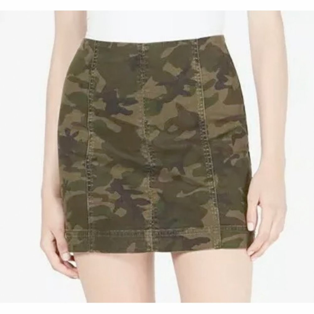 Brand New  Tinseltown Camo Green Mini Pencil‎ Skirt Faded Wash Army Print 5/27